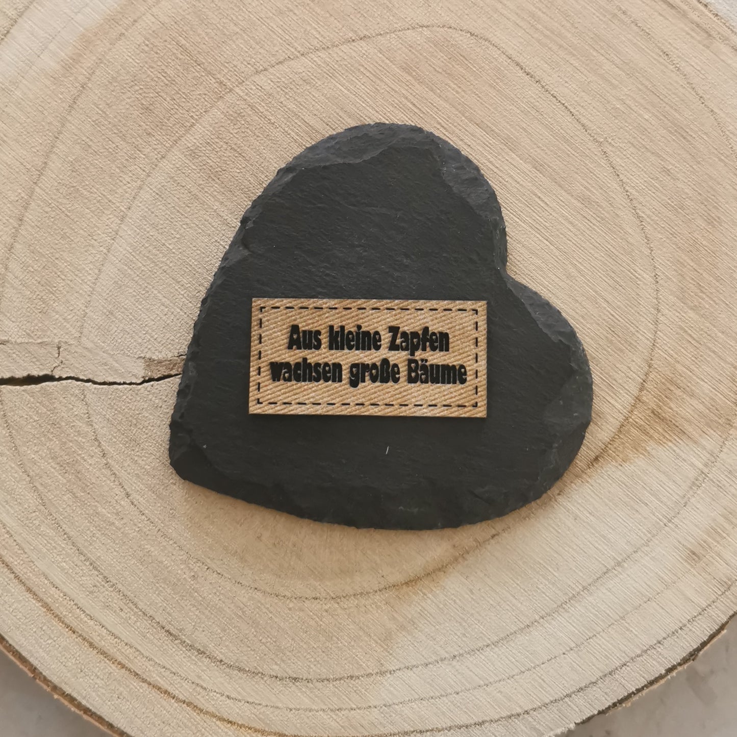 Label Aus kleine Zapfen